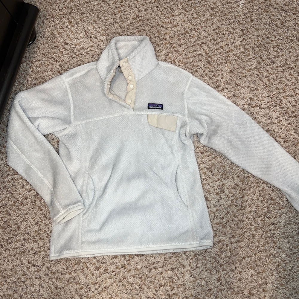 Woman’s Patagonia Sweatshirt Size Small